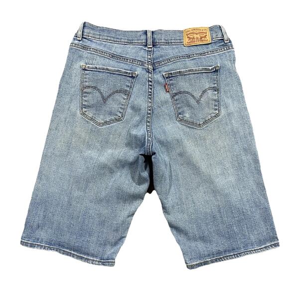 Levi’s Bermuda Denim Shorts Women’s 28x12 Light Wash Distressed Denim - Picture 5 of 11